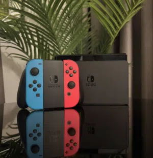 Nintendo Switch OLED 256 giga معدل نظامين اونلاين و اوفلاين بحالة الوكاله
