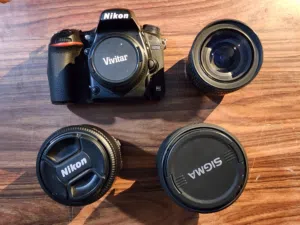Nikon D750 full frame بالاضافة لأربع عدسات بسعر حرق
