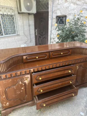 بوفيه كلاسيك فاخر خشب ثقيل مع مراية كبيرة