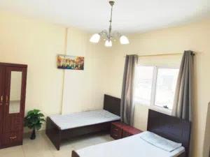 سكن غرف وسراير نظيف وهادىء بالتعاون