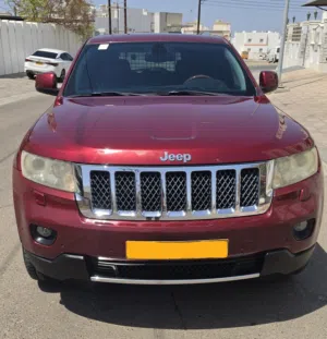 Jeep Grand Cherokee Overland 5.7 V8 — GCC Specs — One Owner