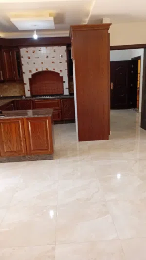 شقه فارغه ضاحيه النخيل ـ سوبر ديلوكس موقع مميز جدا