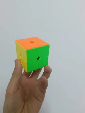 مكعب روبين 2×2 من شركة  Mo yo