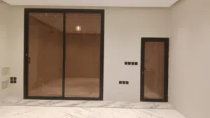 ابواب وشبابيك الامنيوم وجميع اعمال لامنيوم