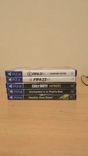 مجموعة العاب للبيع