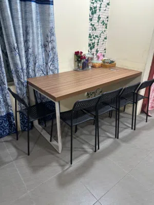 Dining table and chair for sale only 25 BD