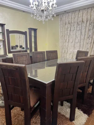 طاوله سفره مع ملحقاتها