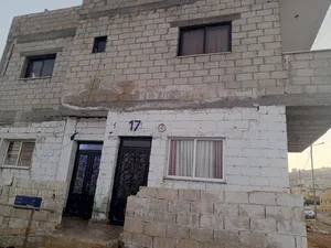 3 Bedrooms . 2 Bathrooms . 450 m24