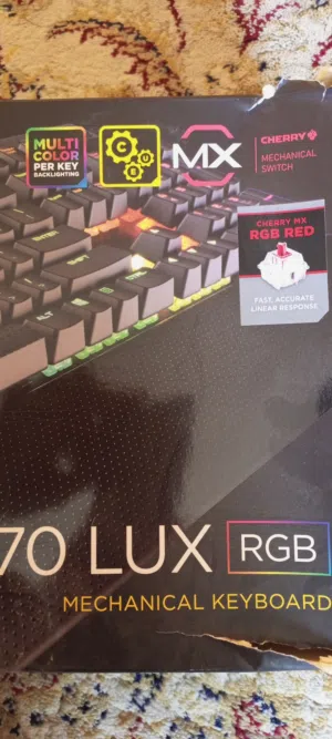 كيبورد ليد Lux k70 keyboard corsair حاله ممتازه جدا keyboard pc desktop