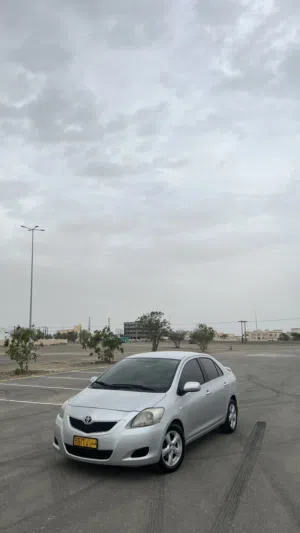 للبيع ياريس 1.3  2010 خليجي