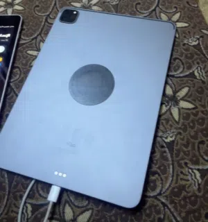Apple iPad 128 GB in Amman