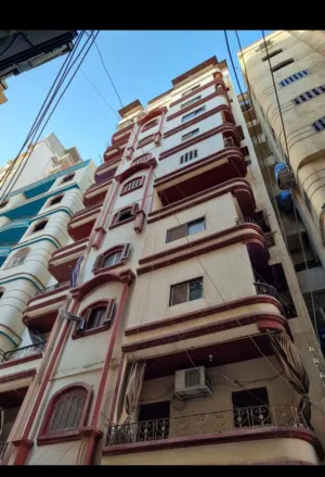 شقة غرفة وصالة مكيفة طابق سحرى بجوار جامعة المنصورة