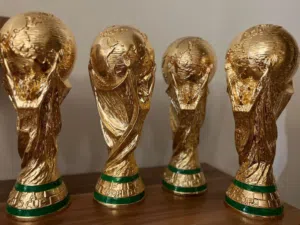 مجسم كأس العالم للبيع