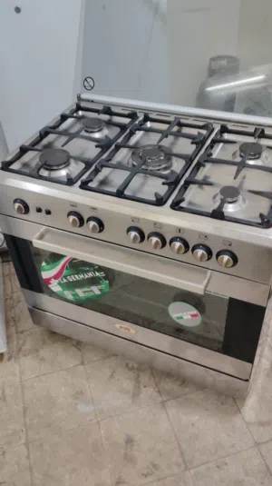 نبيع طباخ 5 شعله بحاله ممتازه اشعال ذاتي كامل