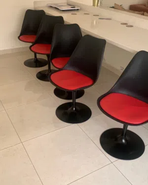 كراسي طعام دوار شبه جدد