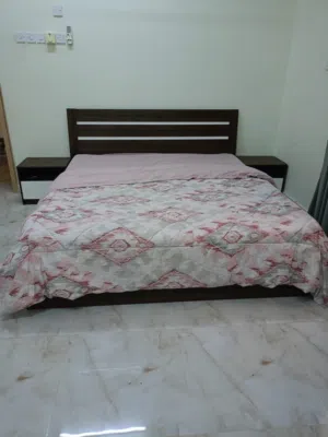 سرير نوم من هوم سنتر كبيره