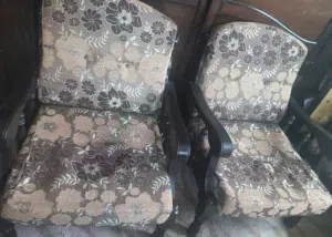 طقم كنب مورس نظيف واستعمال خفيف.