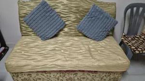 sofa three seater 2 numbers