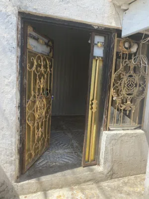 مشتمل تجاوز للبيع او الإيجار /المعقل/50 حوش