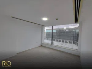 آخر مكتبين متشطبين استلام فوري في RIO Complex على محور السادات مباشرة... جاهز للتشغيل من أول يوم!