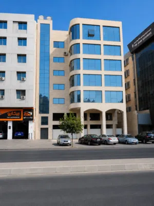 شارع الملكة رانيا شارع رئيسي 600 م2 موقع استراتيجي لكبرى الشركات — مباشرة من المالك