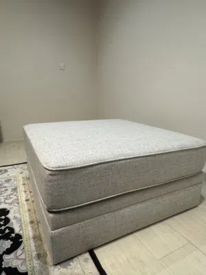 كنبة عثمانية جديدة Ashley – مفروشات الرقيب