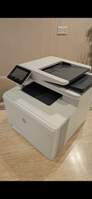 طابعه ليزر HP ممتازه جداً و حالها حال الجديد مع الكارتون و لم يتم استعمالها كثيراً بلعكس نضافة مليون