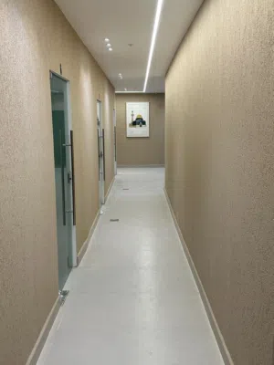 مكاتب جديدة بمساحات مختلفة تشطيب سوبر ديلوكس  للاجار 350$