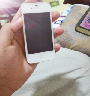 URGENT SALE — Classic iPhone 4