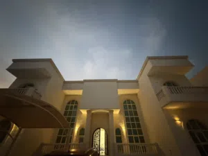 غرفه وصاله مع اتنين بلكونه طابق تاني مدينه الرياض للايجار الشهري والسنوي