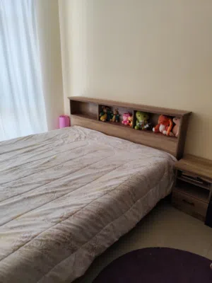 King Size bed with 2 night stands and dresser