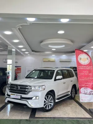 Used Toyota Land Cruiser in Muscat
