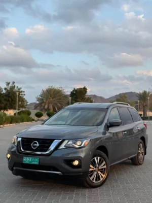 Used Nissan Pathfinder in Al Batinah