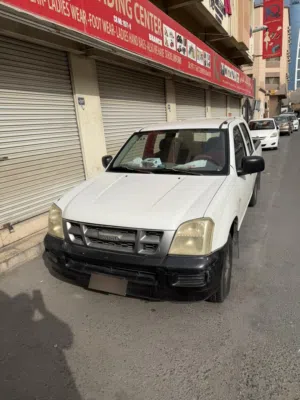 Isuzu Pickup 2005 Model petrol