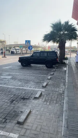 جيب شيروكي 2001