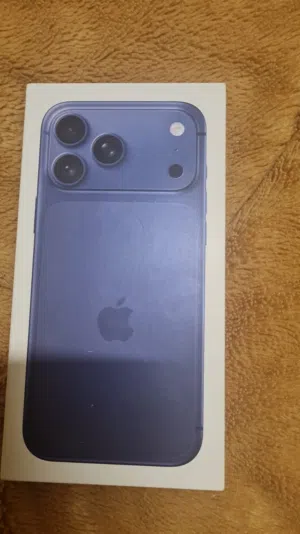ايفون بروماكس 17   من ابل  جديد بالكرتون لم بفتح بعد 256 gb