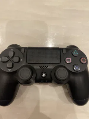 PlayStation 4 controller + charger
