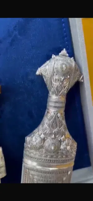 خنجر فضة برأسين