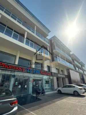2 BHK Apartment in Al-Ghubra / شقة غرفتين وصالة في الغبرة
