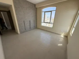 اول ساكن باركن خاص مجاني داخل التاور مطبخ أمريكي اطلاله بحريه مباشره علي البحر سكيورتي 24 ساعه
