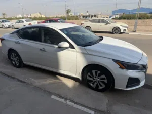 Used Nissan Altima in Basra