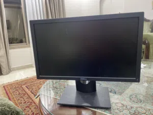 شاشة dell مستعمله استعمال مكتبي خفيف للبيع