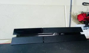 PlayStation 4 500 gb 1 controller and original power cable last price 550