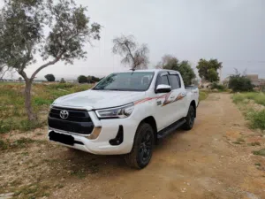 Used Toyota Hilux in Salt