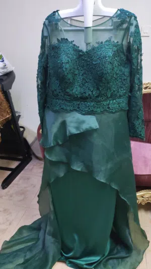 فساتين مستعمل للبيع