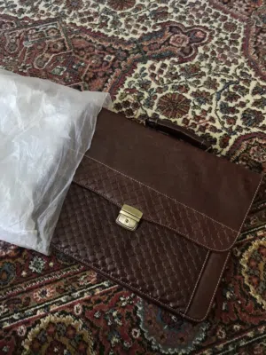 حقيبة عمل جلد