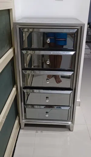 GLORIA chest Drawer خزانة من جلوريا