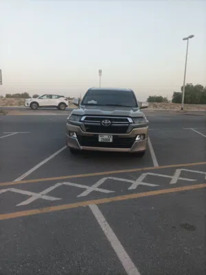 تويوتا لاندكروزر VXR .8 .V موديل 2011