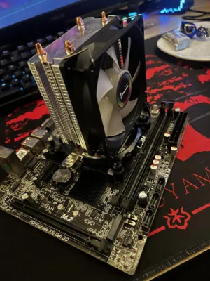 معالج core i5 7400 مذريورد h110 مع مبرد هوائي