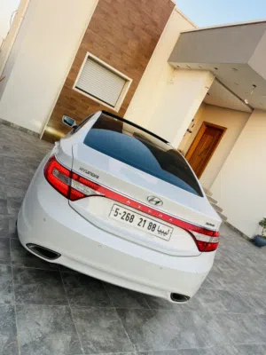 Hyundai . Azera . 2013 . New1